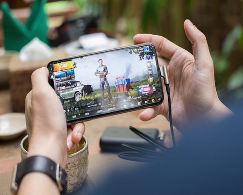 Smartphone displaying a beginners-friendly fictional adventure game