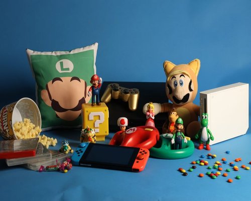 CROWN collectible gaming mug product display